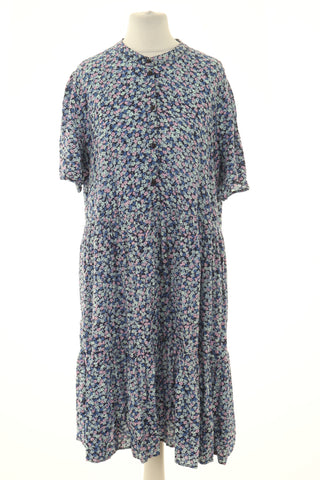 Kleid mit Blumenmuster