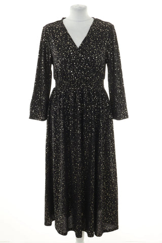 Glänzendes Kleid