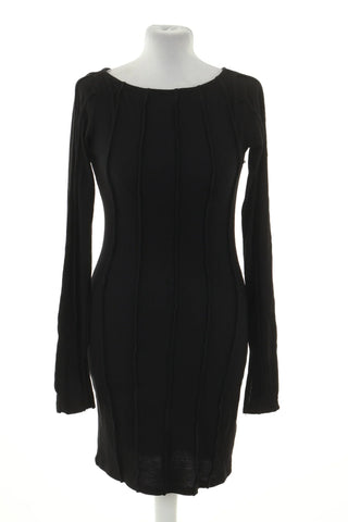 Schwarzes Kleid
