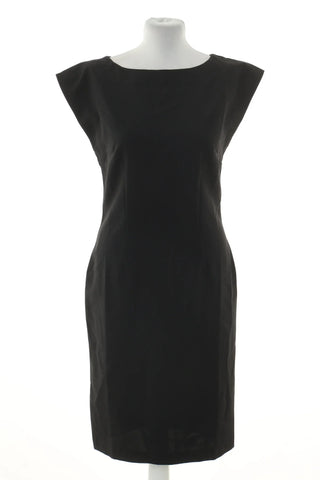 Schwarzes Kleid