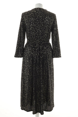 Glänzendes Kleid