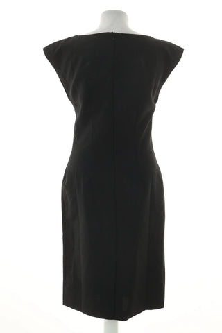 Schwarzes Kleid