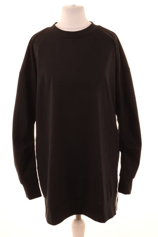Schwarzer Pullover