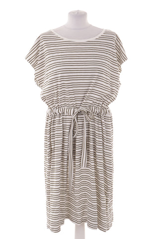 Gestreiftes Kleid