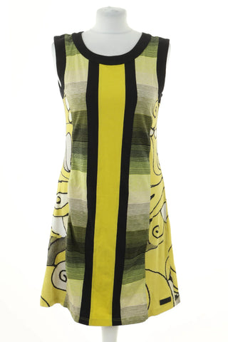 Gelbes Kleid mit Muster