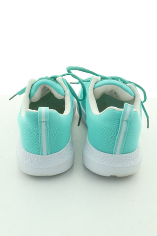 Minzfarbene Schuhe