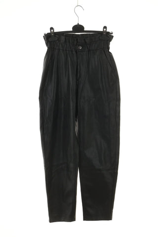 Schwarze Hose aus Kunstleder