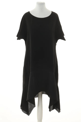 Schwarzes Kleid
