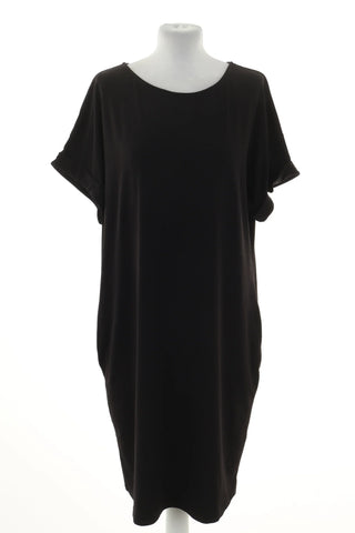 Schwarzes Kleid