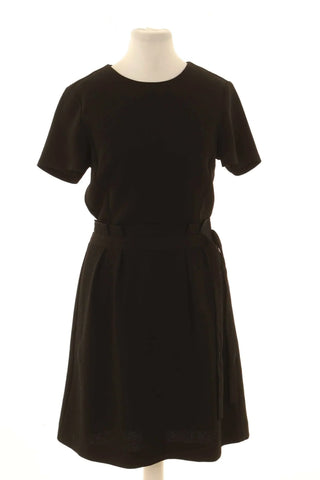 Schwarzes Kleid