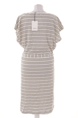 Gestreiftes Kleid