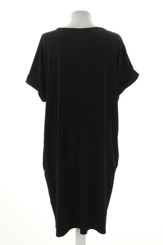 Schwarzes Kleid