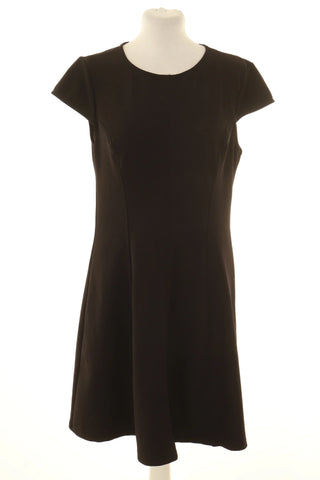 Schwarzes Kleid