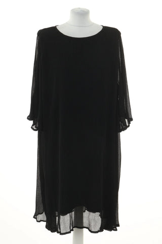 Schwarzes Kleid
