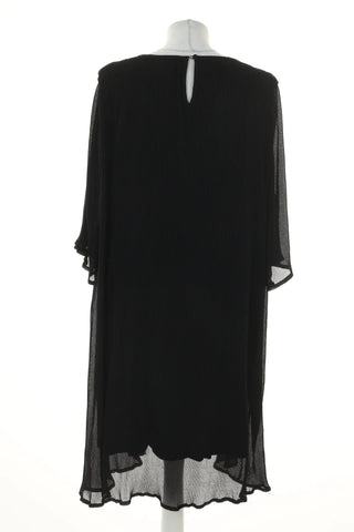 Schwarzes Kleid