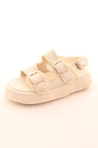 Cremesandalen