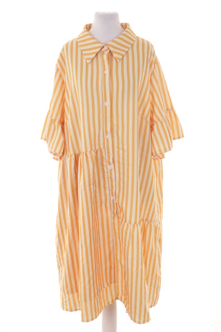 Gestreiftes Kleid