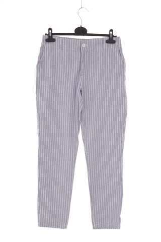 Hosen mit Gürtel