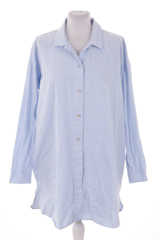 Blaues Kleid