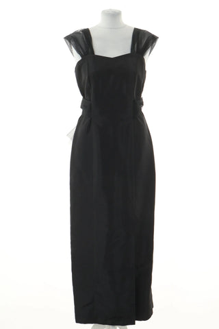 Schwarzes Kleid
