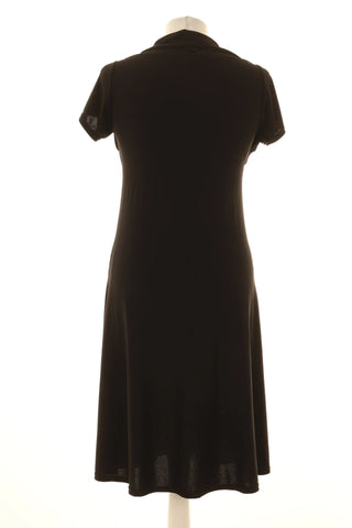 Schwarzes Kleid