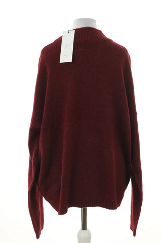 Bordeauxroter Pullover