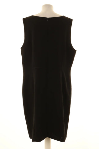 Schwarz-rotes Kleid