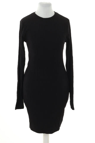 Schwarzes Kleid