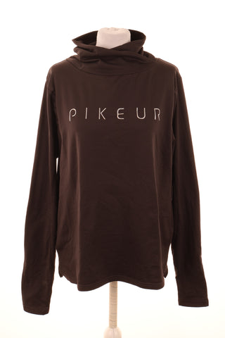 Grauer Pullover