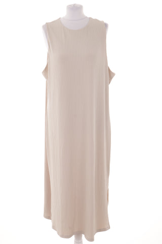 Beiges Kleid