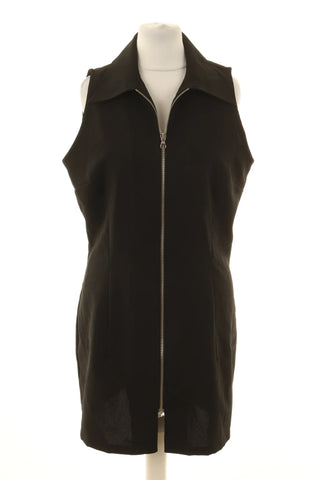 Schwarzes Kleid