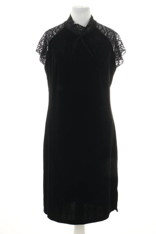 Schwarzes Velourskleid