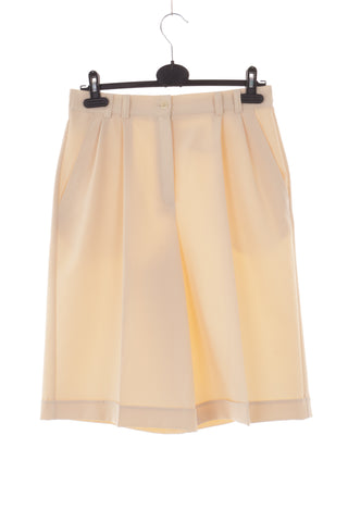 Beigefarbene Shorts