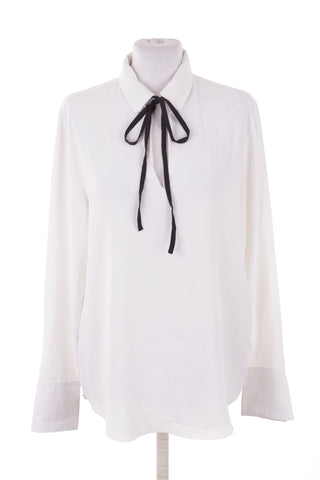 Weiße Bluse