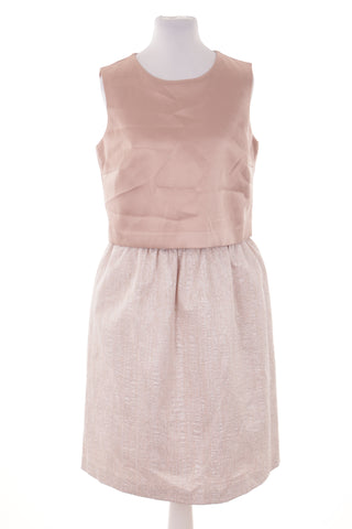 Beigefarbenes Kleid