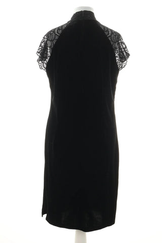 Schwarzes Velourskleid