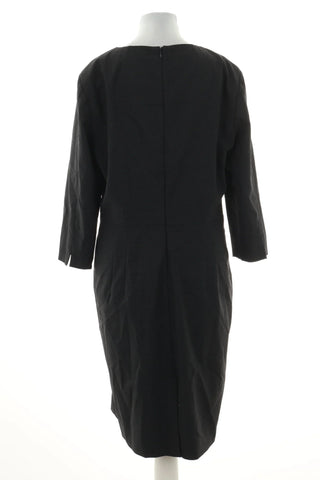 Graphitfarbenes Kleid