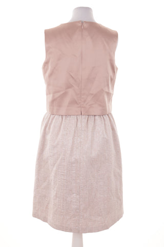 Beigefarbenes Kleid