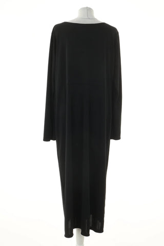 Schwarzes Kleid