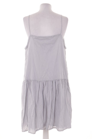 Graues Kleid