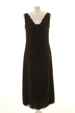 Schwarzes Kleid