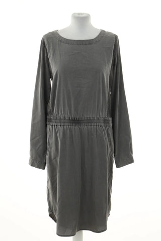 Graues Kleid