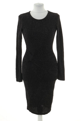 Glänzendes Kleid