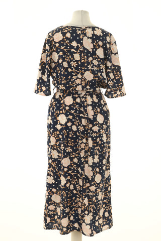 Kleid mit Blumenmuster
