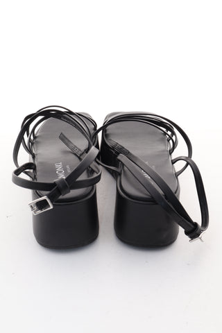 Schwarze Sandalen