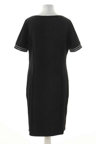 Schwarzes Kleid