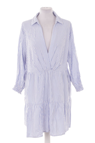 Gestreiftes Kleid