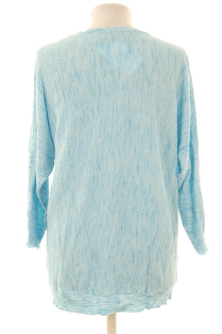 Dünner blauer Pullover