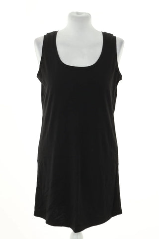 Schwarzes Kleid