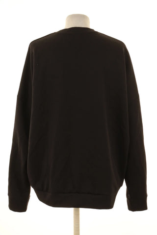 Schwarzer Pullover